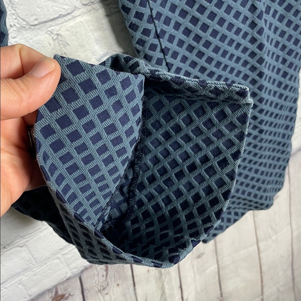 Banana Republic Navy Camden-Fit Diamond Jacquard Textured Ankle Cropped Pants - Picture 4 of 10